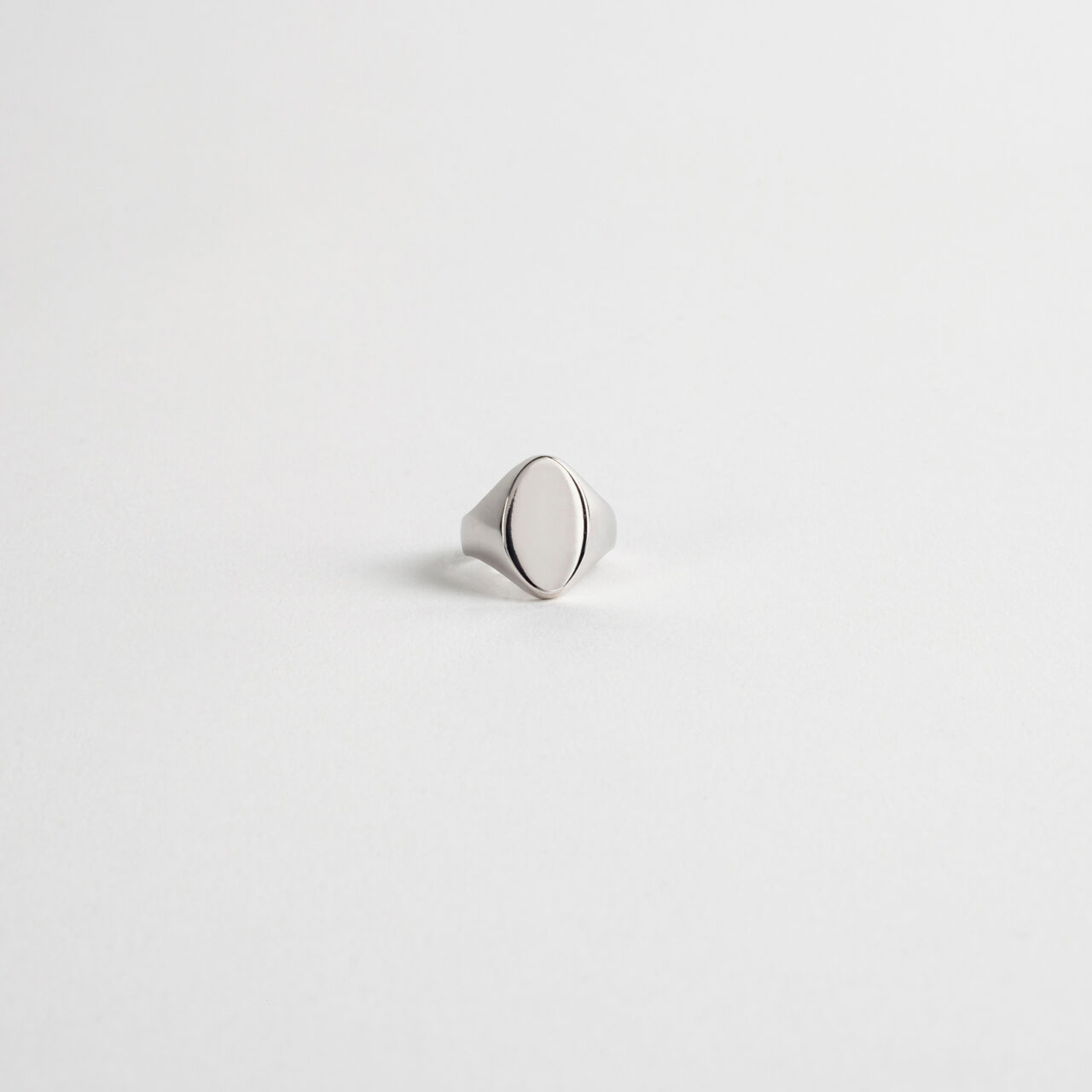 Chevalier Oval Silver